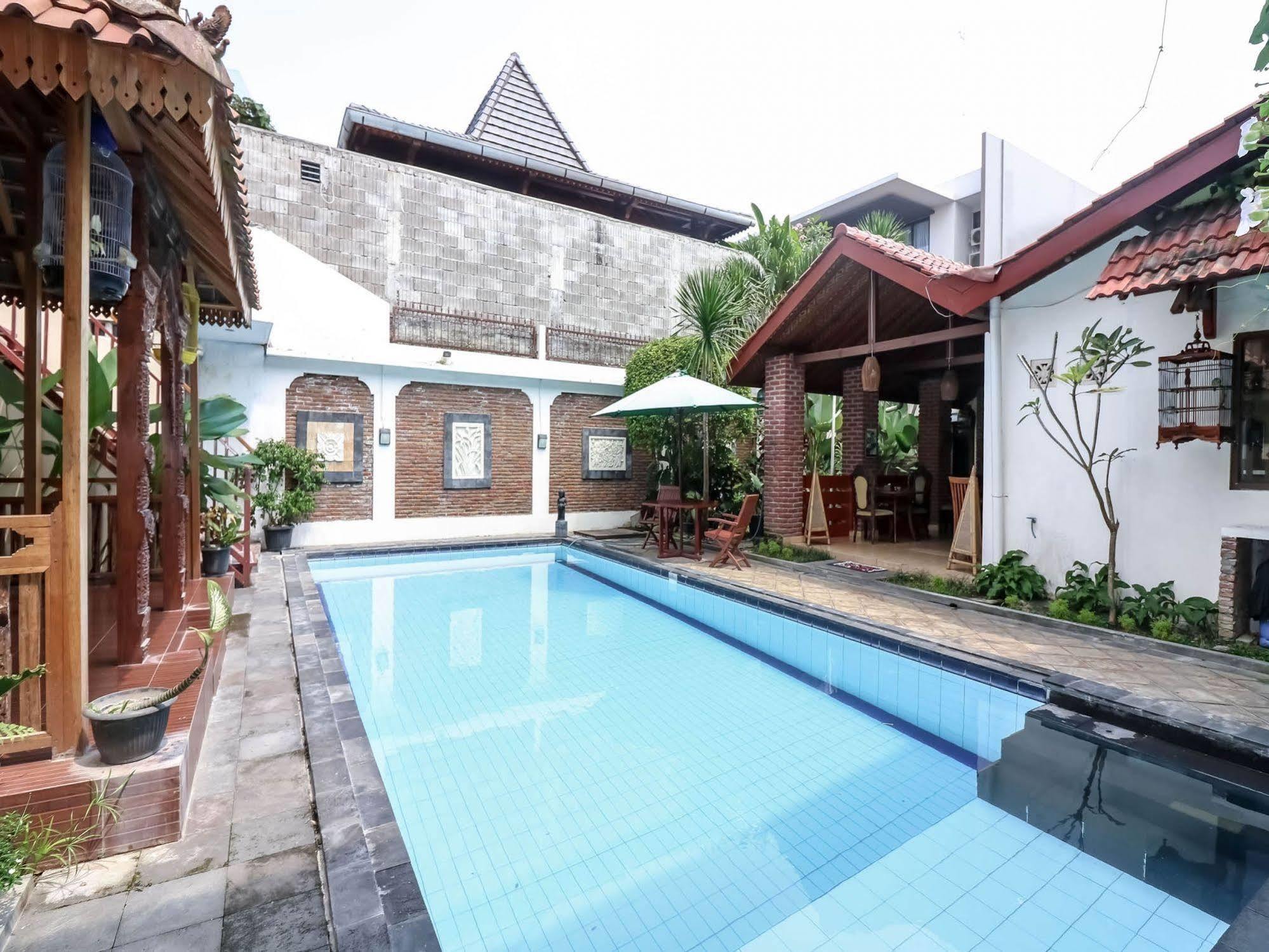 Oyo 326 Ndalem Padma Asri Residence Sleman  Exterior photo