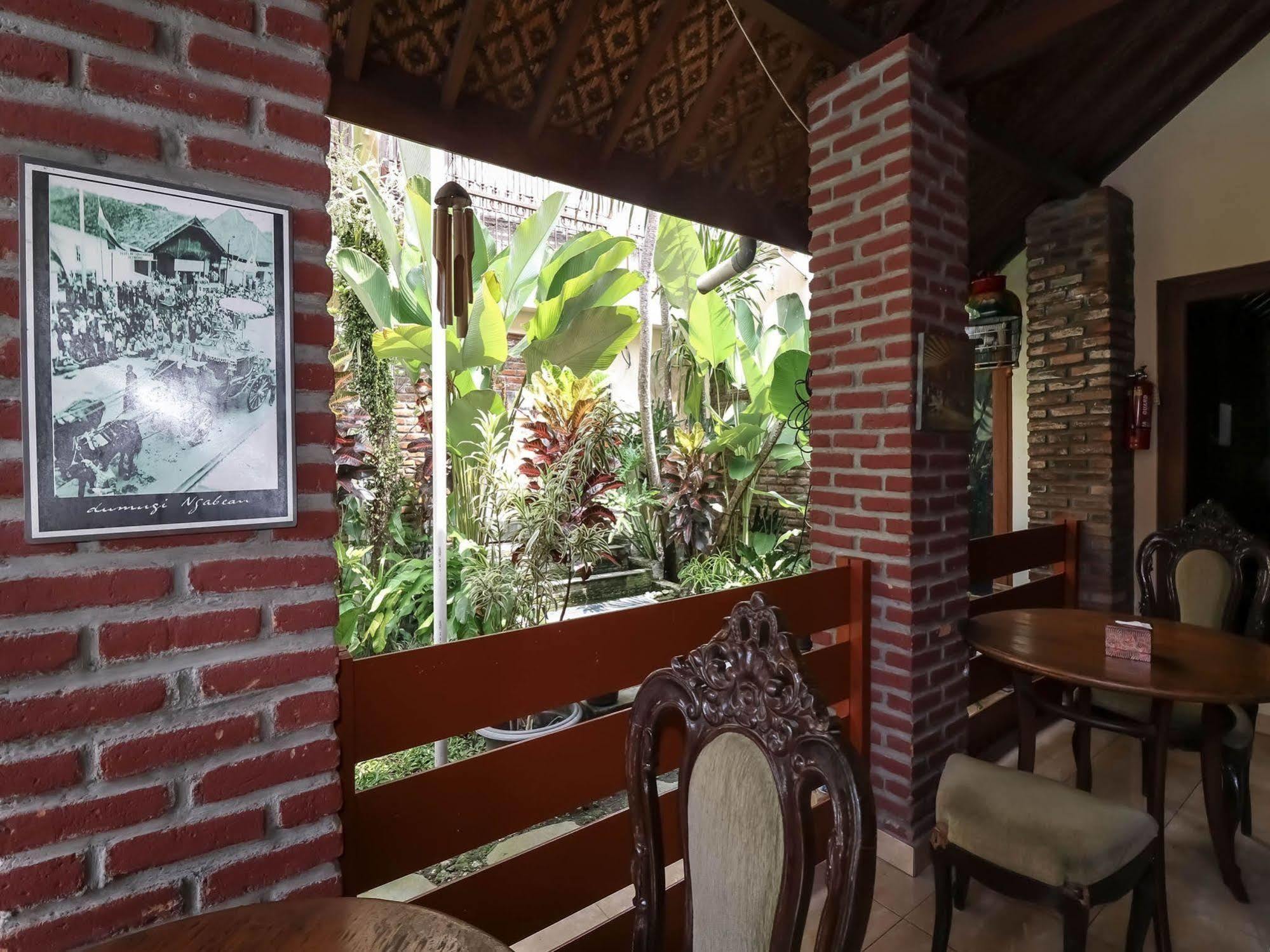 Oyo 326 Ndalem Padma Asri Residence Sleman  Exterior photo