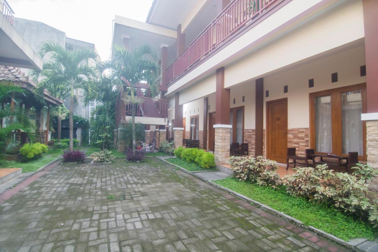 Oyo 326 Ndalem Padma Asri Residence Sleman  Exterior photo